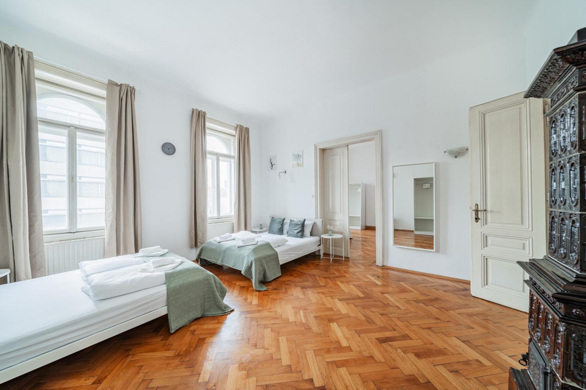 Appartement Mit 9 Schlafplaetze Vienne
