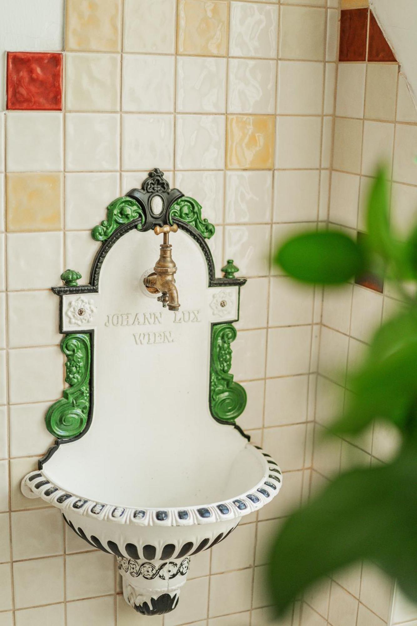 Mit 9 Schlafplaetze * Vienne
