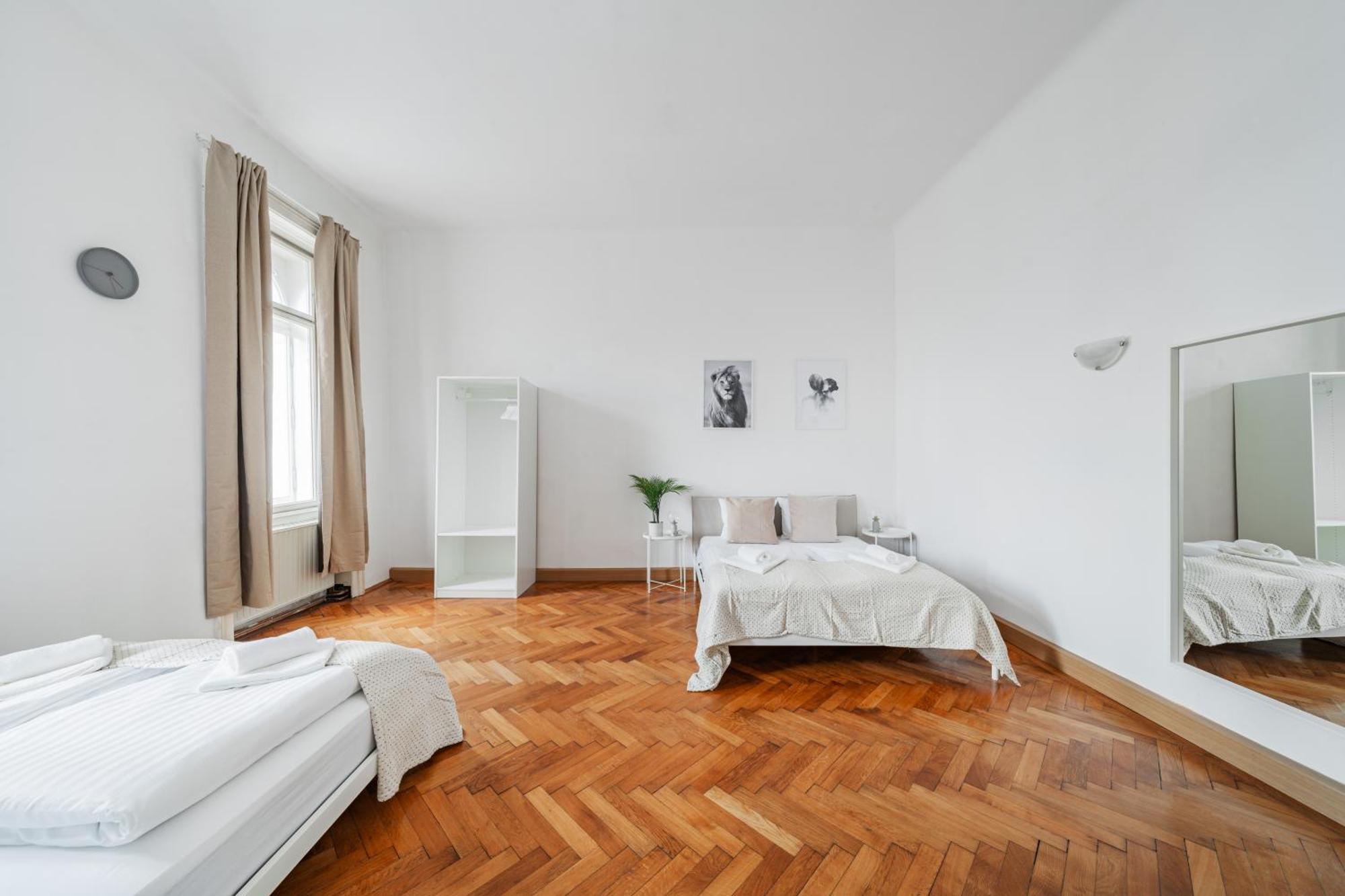 Mit 9 Schlafplaetze * Viena